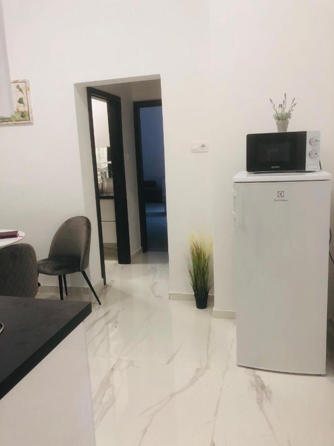 Апартаменты Belvarosi Apartman 1 Мишкольц Экстерьер фото