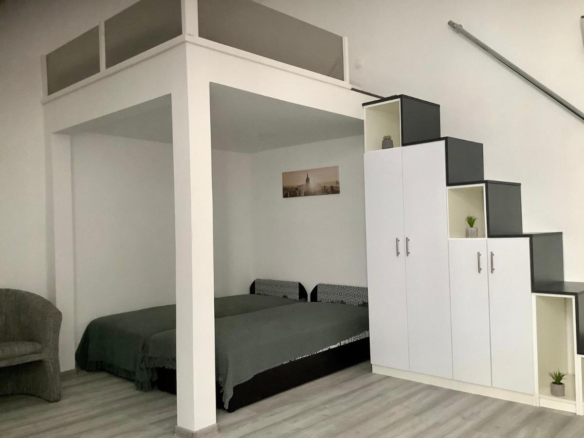 Апартаменты Belvarosi Apartman 1 Мишкольц Экстерьер фото